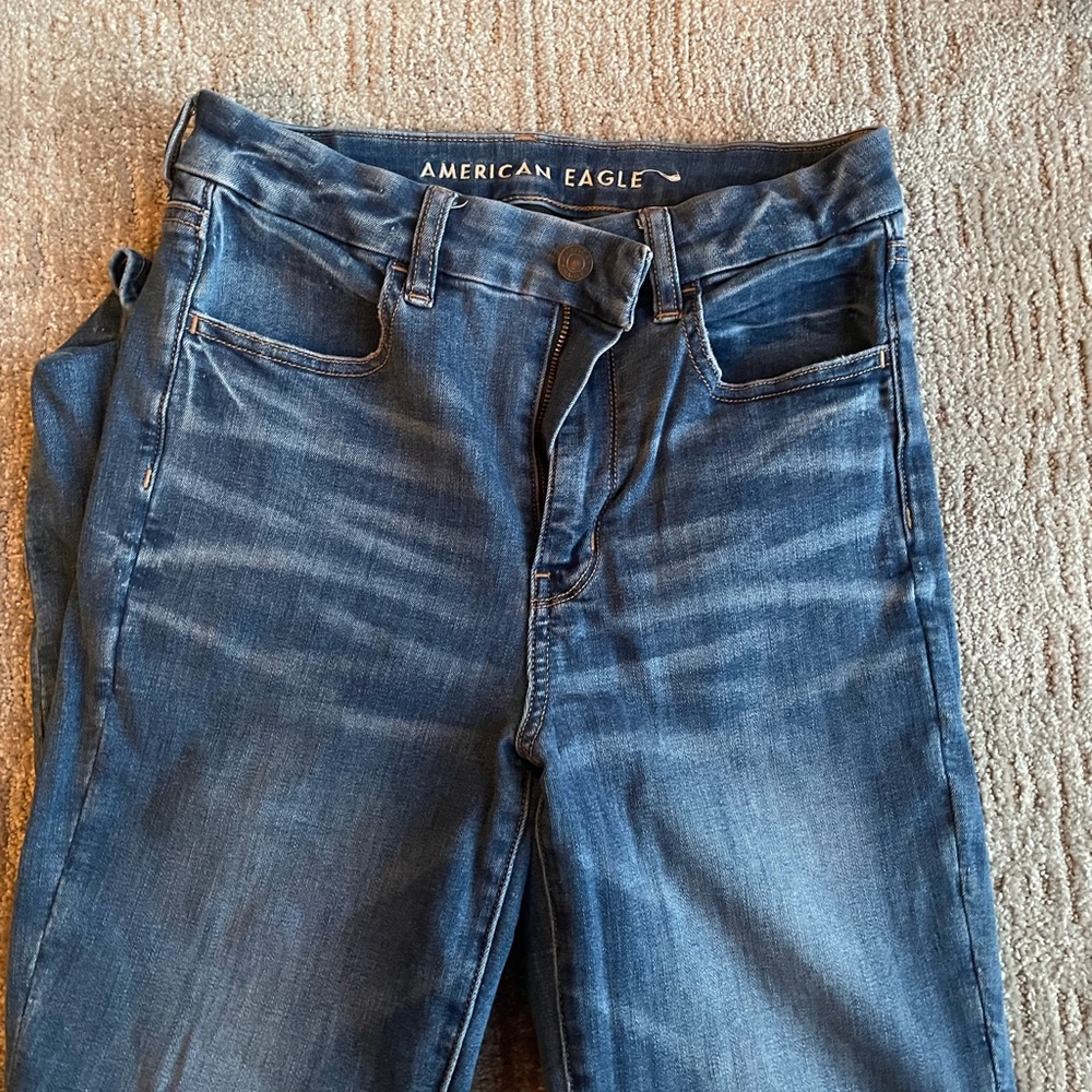 American Eagle high waisted curvy jegging. Perfect condition! Size 6 short